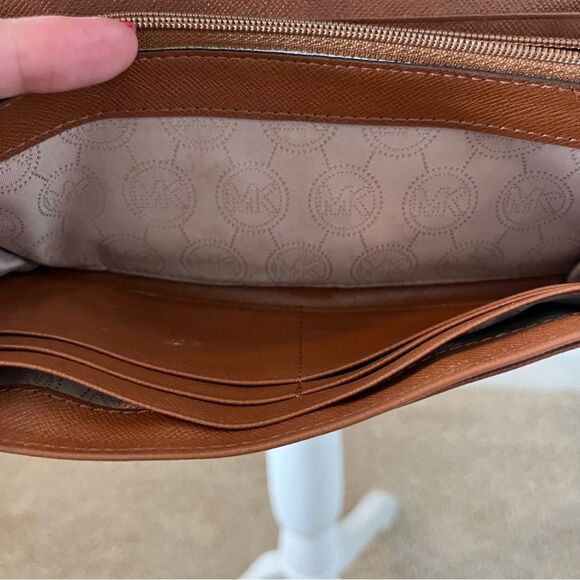 Michael Kors Envelope Crossbody Handbag - Picture 6 of 9